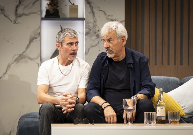 Inmaduros - Pentación Espectáculos - Teatro Victoria (Hellín)