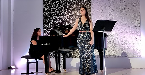 Alicia Sánchez, soprano y Marta Leiva, piano