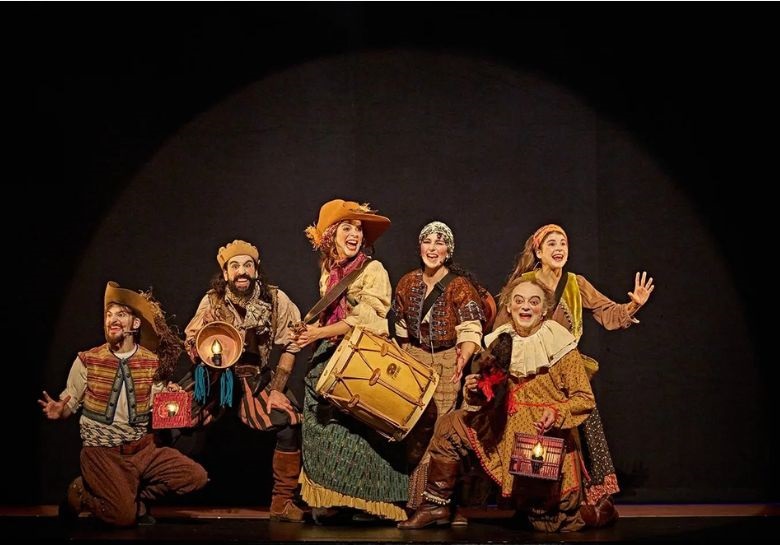 Farra / Cía. Lucas Escobedo y Cía. Nacional de Teatro Clásico - PATIO DE COMEDIAS (Torralba de Calatrava)