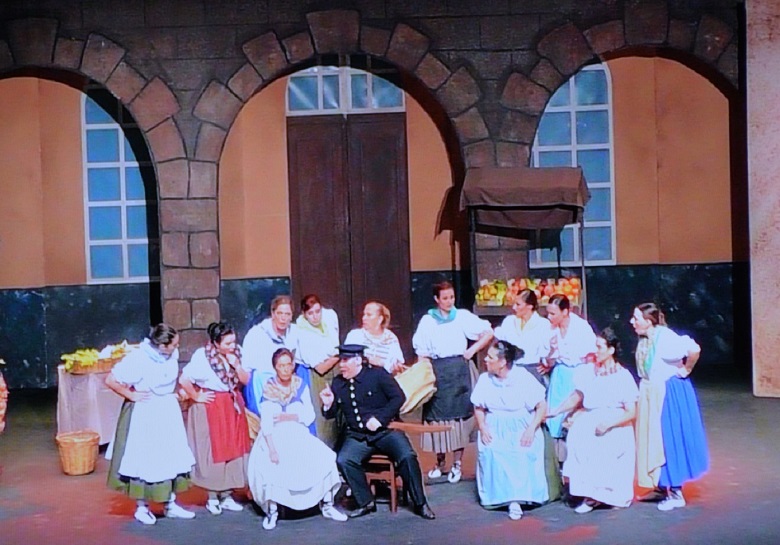 Gigantes y cabezudos - Teatro Auditorio Tomás Barrera (La Solana)