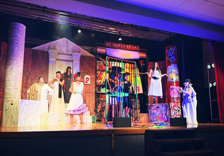DESEMBRAGADAS – Asociación Teatral La Cuarta Pared & Cía - Teatro Circo (Albacete)