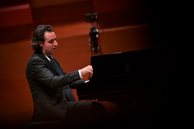 "MÚLTIPLE” – Recital de piano a cargo de Umberto Beccaria